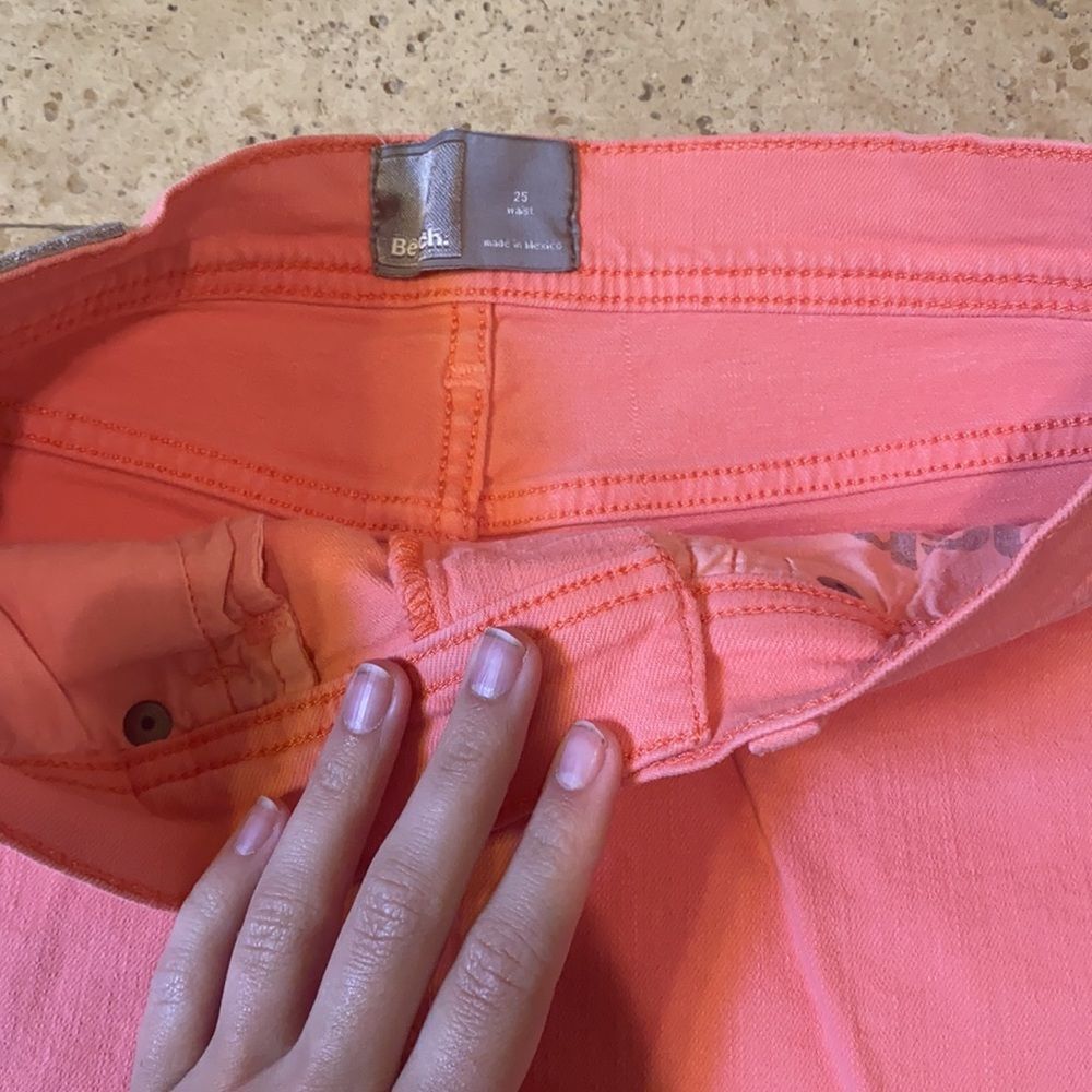 Bench Shorts - Picture 2 of 8